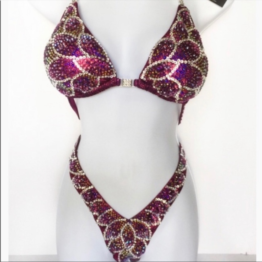 NPC/IFBB CUSTOM SWAROVSKI CRYSTAL FIGURE/WPD/BODYBUILDING COMPETITION SUIT